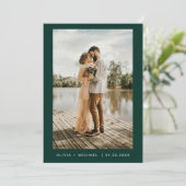 Emerald Green Minimalistisch Elegante Foto Wedding Einladung (Stehend Vorderseite)