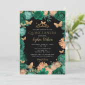 Emerald Green Rose Gold Butterfets Quinceañera Einladung (Stehend Vorderseite)