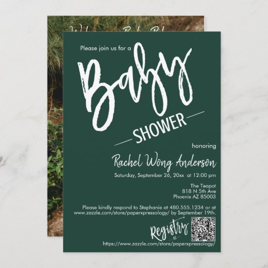 Emerald Green Script Baby Dusche QR Code Foto Einladung (Vorne/Hinten)