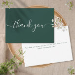Emerald Green Simple Modern Elegantes Skript Dankeskarte<br><div class="desc">Einfache moderne elegante smaragdgrün Drehbuch danke Ihnen Karte. Sie können mit Ihrer eigenen Dankeschön-Nachricht auf der Rückseite personalisieren oder wenn Sie es vorziehen,  Ihre eigene handgeschriebene Nachricht hinzuzufügen einfach den Text löschen. Ein perfekter Weg,  um Ihnen zu danken! Entwickelt von Thisisnotme©</div>