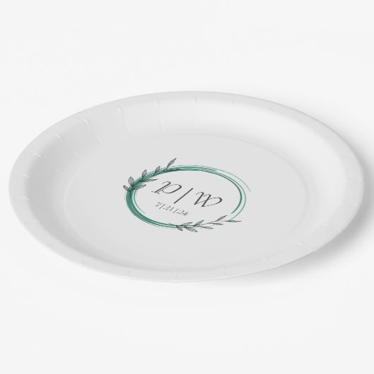 Emerald Green Simple Wreath Monogram Wedding Pappteller (Schrägansicht)