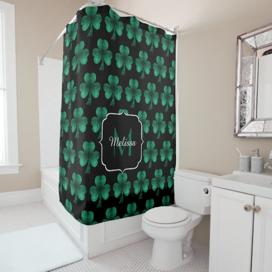 Emerald Green Sparkle Kleeblatt Black Monogram Duschvorhang (Beispiel)