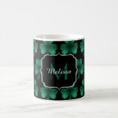 Emerald Green Sparkle Kleeblatt Black Monogram Kaffeetasse (Mittel)