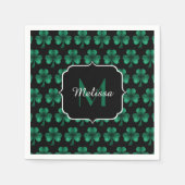 Emerald Green Sparkle Kleeblatt Black Monogram Serviette (Vorderseite)
