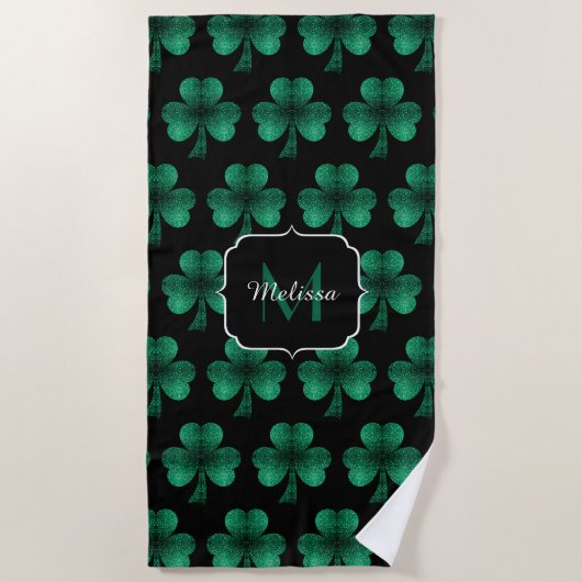 Emerald Green Sparkle Kleeblatt Black Monogram Strandtuch (Vorderseite)