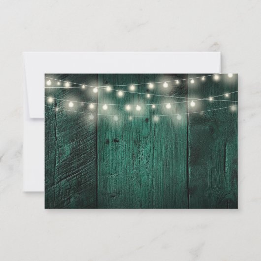 Emerald Green String Lights Rustic Wood Wedding RSVP Karte (Rückseite)