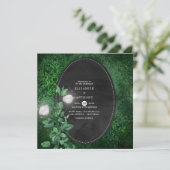 Emerald Green und White Damask Floral Wedding Einladung (Stehend Vorderseite)