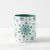 Emerald Green Weihnachtsschneeflocken im Winter Wh Tasse (Zentrum)