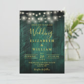 Emerald Green Wood String Lights QR Code Wedding Einladung (Stehend Vorderseite)