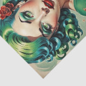 Emerald Ink Button-Up Girl mit Tattoos Decoupage Seidenpapier (Ausschnitt)
