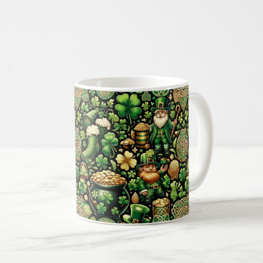 Emerald Isle Charm: Nahtloser St. Patrick's Day Pa Kaffeetasse (VorderseiteRechts)