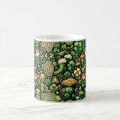 Emerald Isle Charm: Nahtloser St. Patrick's Day Pa Kaffeetasse (Mittel)
