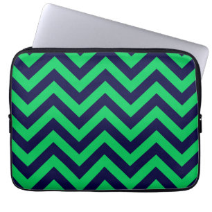 Emerald, Navy Blue Large Zickzack ZigZag Muster Laptopschutzhülle