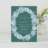 Emerald sanfte florale Hochzeitsbogen Einladung (Stehend Vorderseite)
