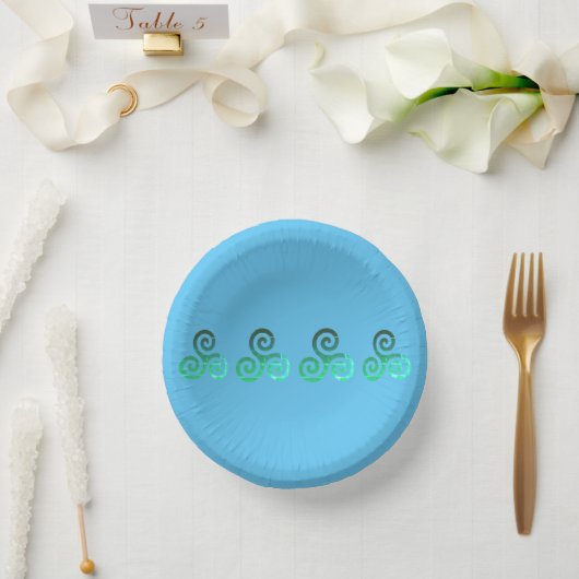 Emerald Triskele Altes keltisches Symbol Pappteller (Hochzeit)