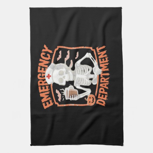 Emergency Department Funny Halloween Nurse Essenti Geschirrtuch (Vertikal)