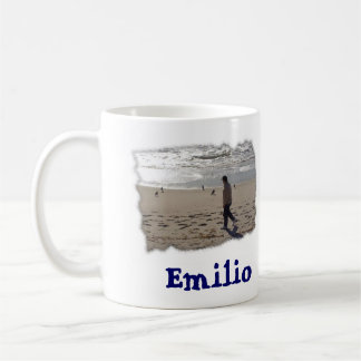 Emilio auf dem Strandrand, Emilio Kaffeetasse
