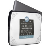 Emily Bronte Gedicht Zitat - Kein Coward Soul ist Laptopschutzhülle (Vorne Rechts)