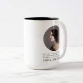 Emily Bronte Portrait and Quote - No Coward Soul Zweifarbige Tasse (VorderseiteRechts)