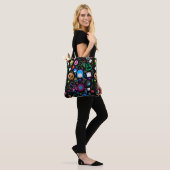 Emo Halloween-Muster Tasche (Am Model)