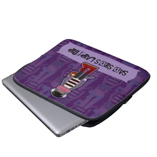 Emo Sock Monkey Lila Funny Cartoon Art Laptopschutzhülle (Vorne Knopf)
