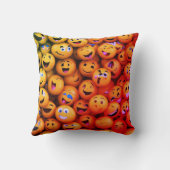 Emoticon Extravaganza: Ausdrucksstarker Designstil Kissen (Rückseite)