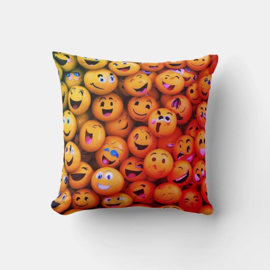 Emoticon Extravaganza: Ausdrucksstarker Designstil Kissen (Vorderseite)