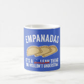 Empanadas Es ist eine chilenische Sache, die man n Kaffeetasse (Mittel)