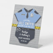 Empfang der Baby-Dusche durch Polizeibeamte Sockelschild (Vorderseite)