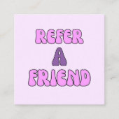 Empfehlen Sie einem Freund rosa lila moderne Typog Empfehlungskarte (Vorderseite)