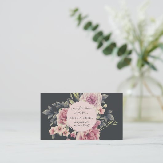 Empfehlungskarte für Dark Floral Logos (Stehend Vorderseite)