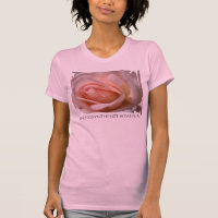 Empfindliches rosa Rosen-Knospen-T-Shirt