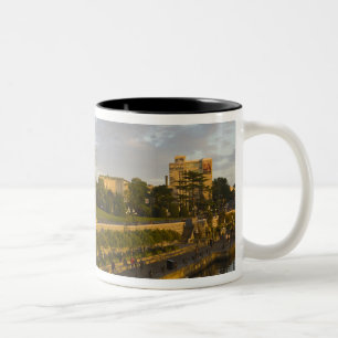 Empress Hotel und Inner Harbour-Uferpromenade, Zweifarbige Tasse