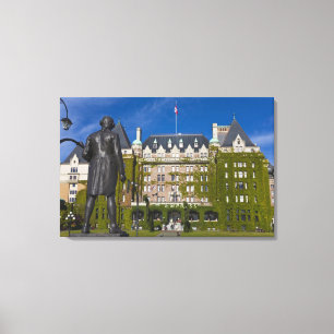 Empress Hotel und Statue von Kapitän James Cook, Leinwanddruck