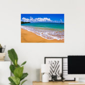 Empty Beach And Blue Waters Poster (Heimbüro)