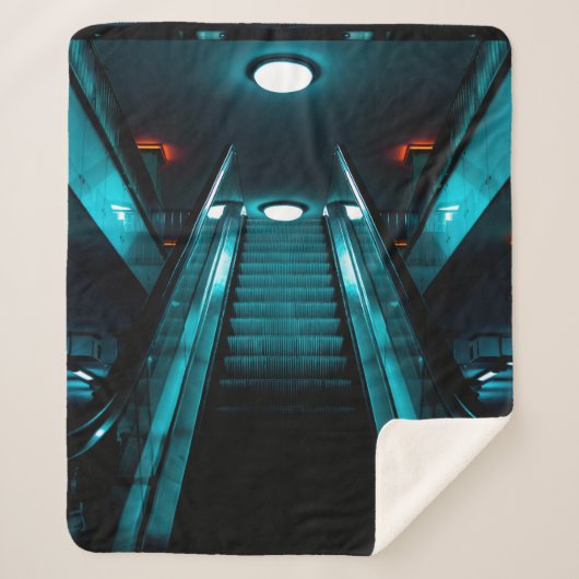 EMPTY ESCALATOR SHERPADECKE (Vorderseite)