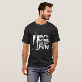 Empty Nesters haben mehr Spaß beim Funny Empty Nes T-Shirt (Vorne ganz)