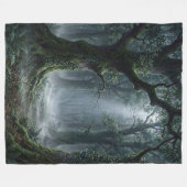 Enchanted Ancient Forest | Misty Woodland Sunlight Fleecedecke (Vorderseite (Horizontal))