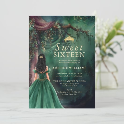 Enchanted Forest Emerald Gold Fairytale Sweet 16 Einladung (Stehend Vorderseite)