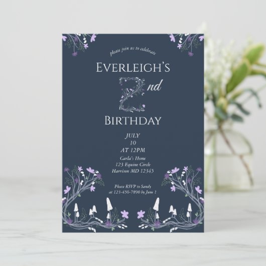 Enchanted Forest Mushroom Second Birthday Einladung (Stehend Vorderseite)