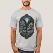 Enchanted Moonlit Wolves and Psychedelic Mushrooms T-Shirt (Vorderseite)