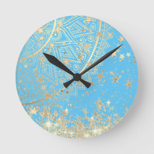 Enchanting Mandala with Gold Stars on Turquoise Runde Wanduhr