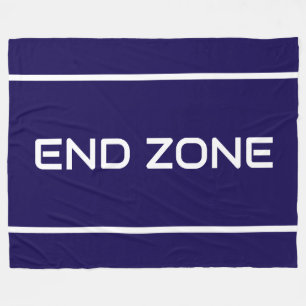 END ZONE Schlanke weiße Textstreifen auf Navyblau Fleecedecke