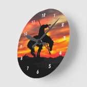 Ende der Silhouette der Trail-Mauer Runde Wanduhr (Winkel)