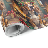 Endearing Basset Hound Dog with Christmas Wreath Geschenkpapier (Rolleneckpunkt)