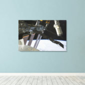 Endevor's Arm inmitten des internationalen Raumsta Leinwanddruck (Insitu (Holzboden))