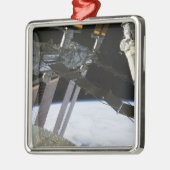 Endevor's Arm inmitten des internationalen Raumsta Ornament Aus Metall (Links)