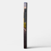 Endless Road Through Desert Landscape Phone Case (Rückseite / Links)