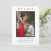 Endlich elegantes Schwarz-Weiß-Foto Save The Date (Stehend Vorderseite)