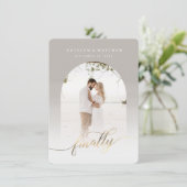 Endlich Gold Script Light Gray Arch Gerahmtes Foto Save The Date (Stehend Vorderseite)